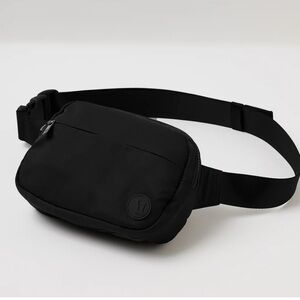 VUORI All Around Hip Pack Black Unisex‎ NWT